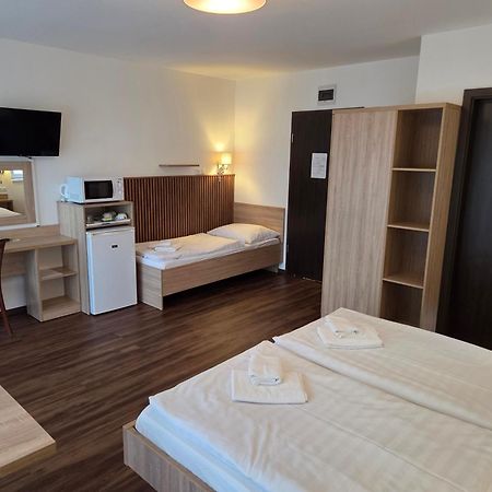 Adam Apartmanhaz Шіофок Екстер'єр фото