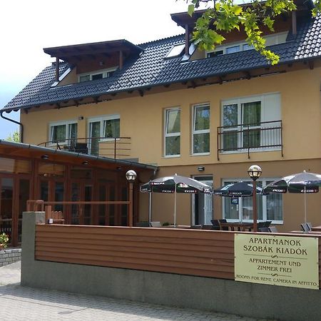 Adam Apartmanhaz Шіофок Екстер'єр фото