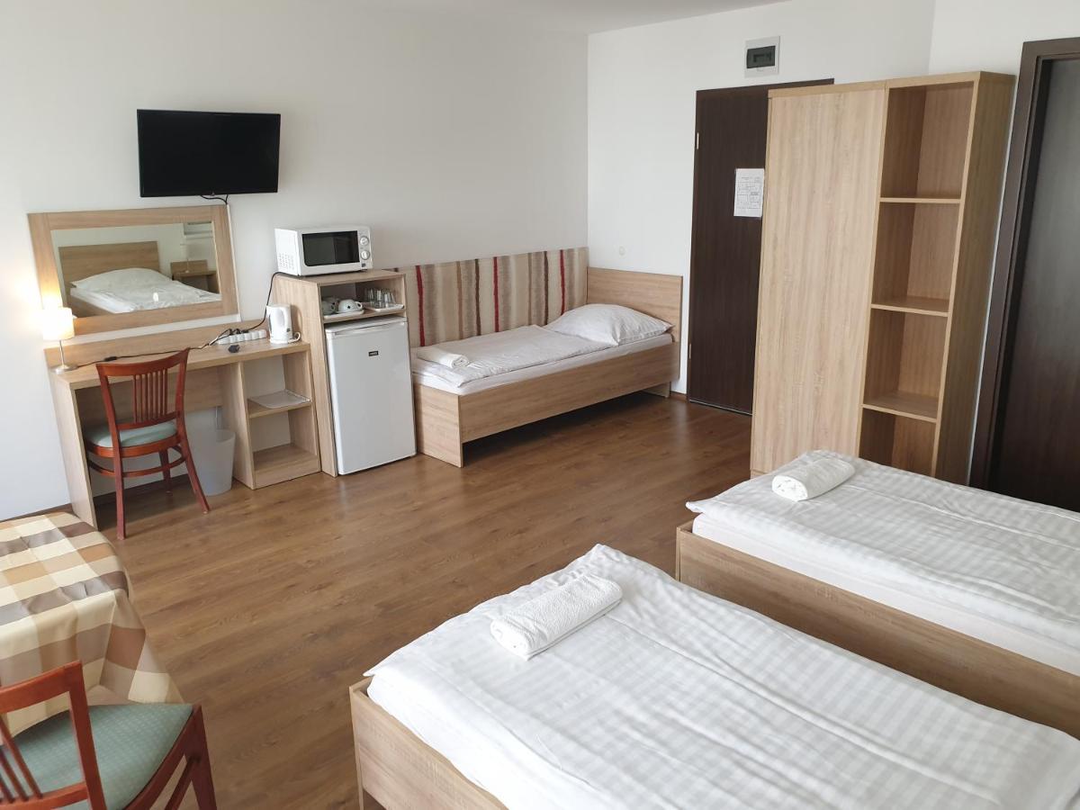 Adam Apartmanhaz Шіофок Номер фото