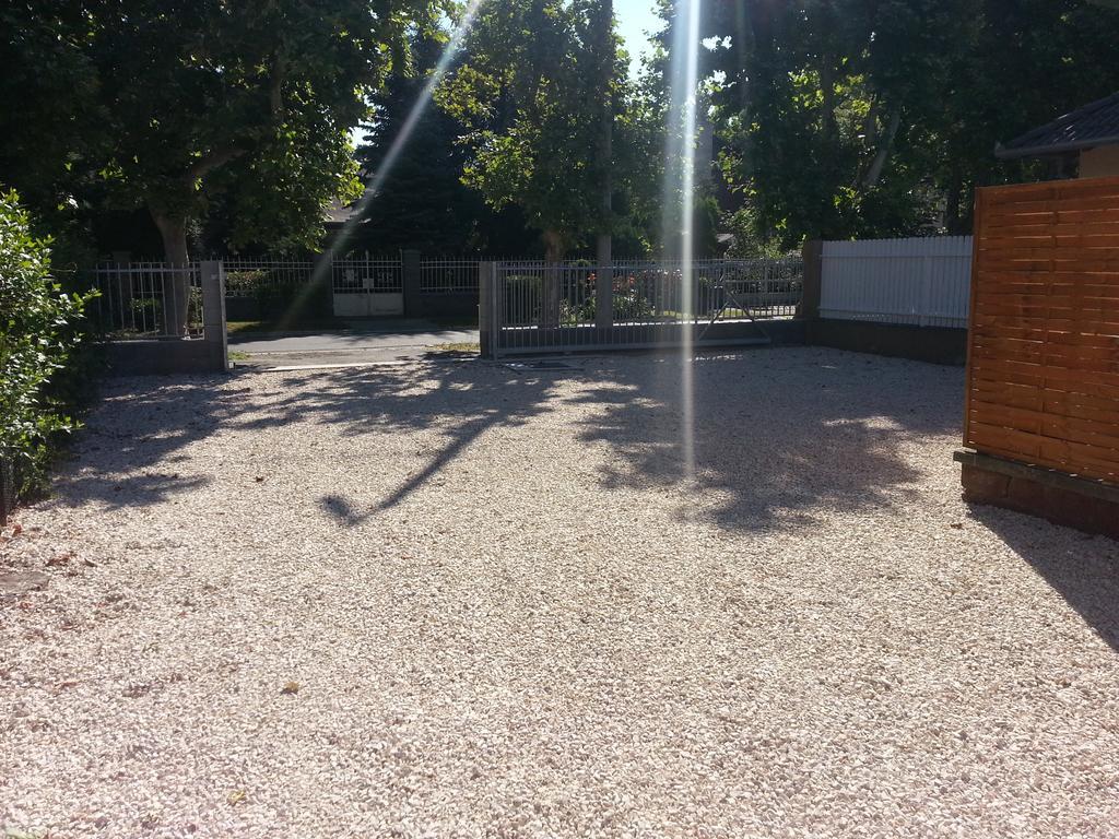 Adam Apartmanhaz Шіофок Екстер'єр фото