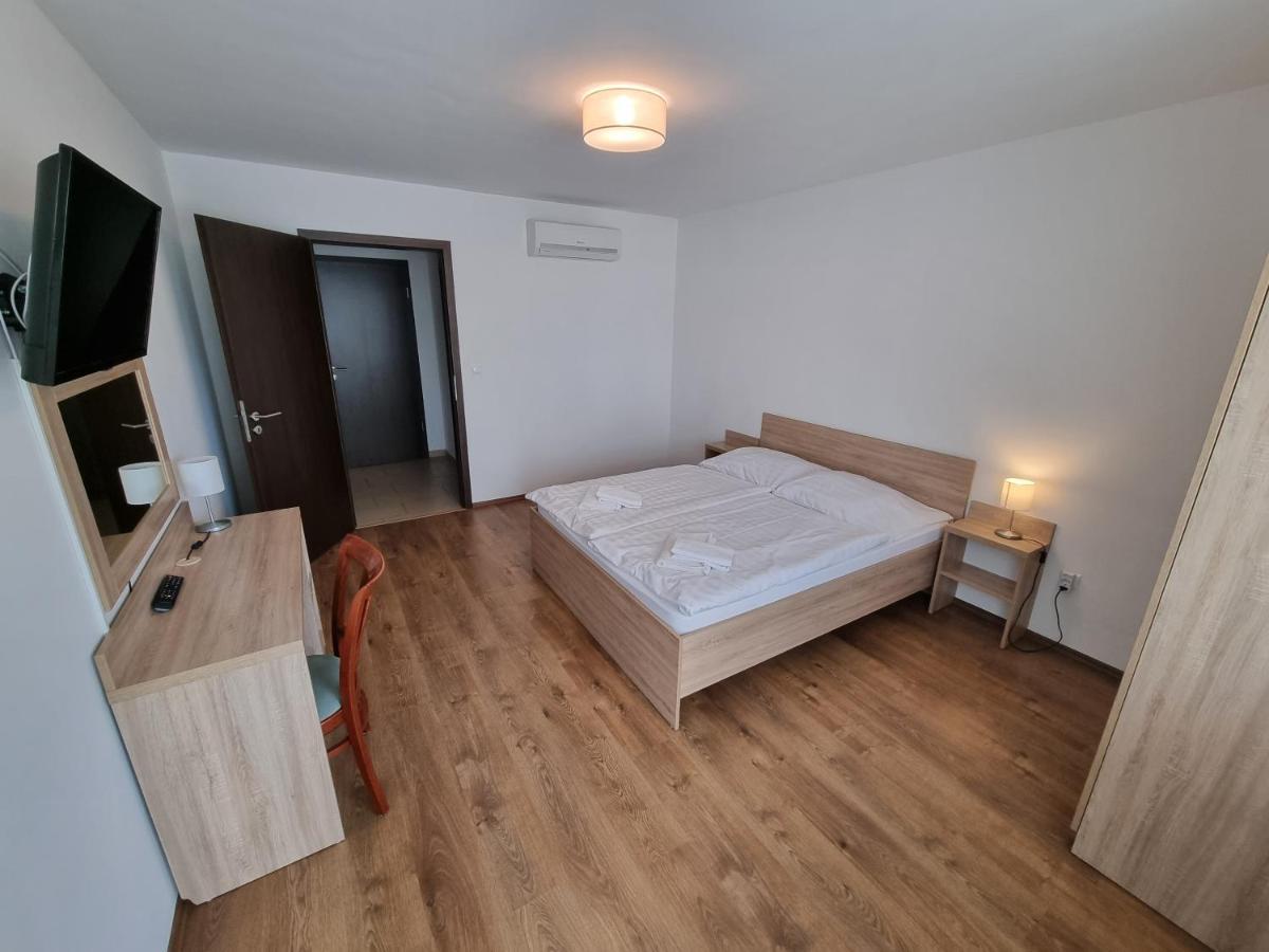 Adam Apartmanhaz Шіофок Екстер'єр фото