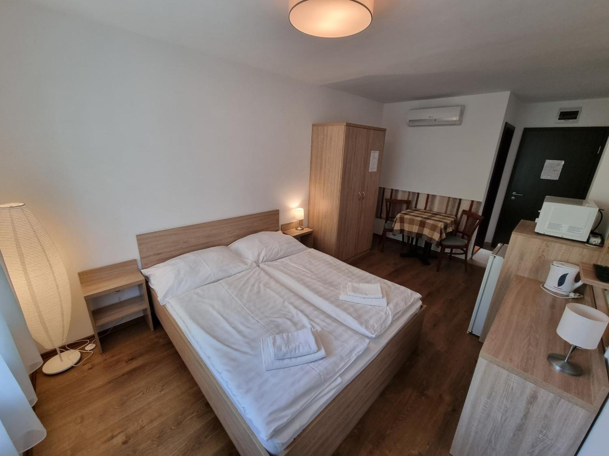 Adam Apartmanhaz Шіофок Номер фото