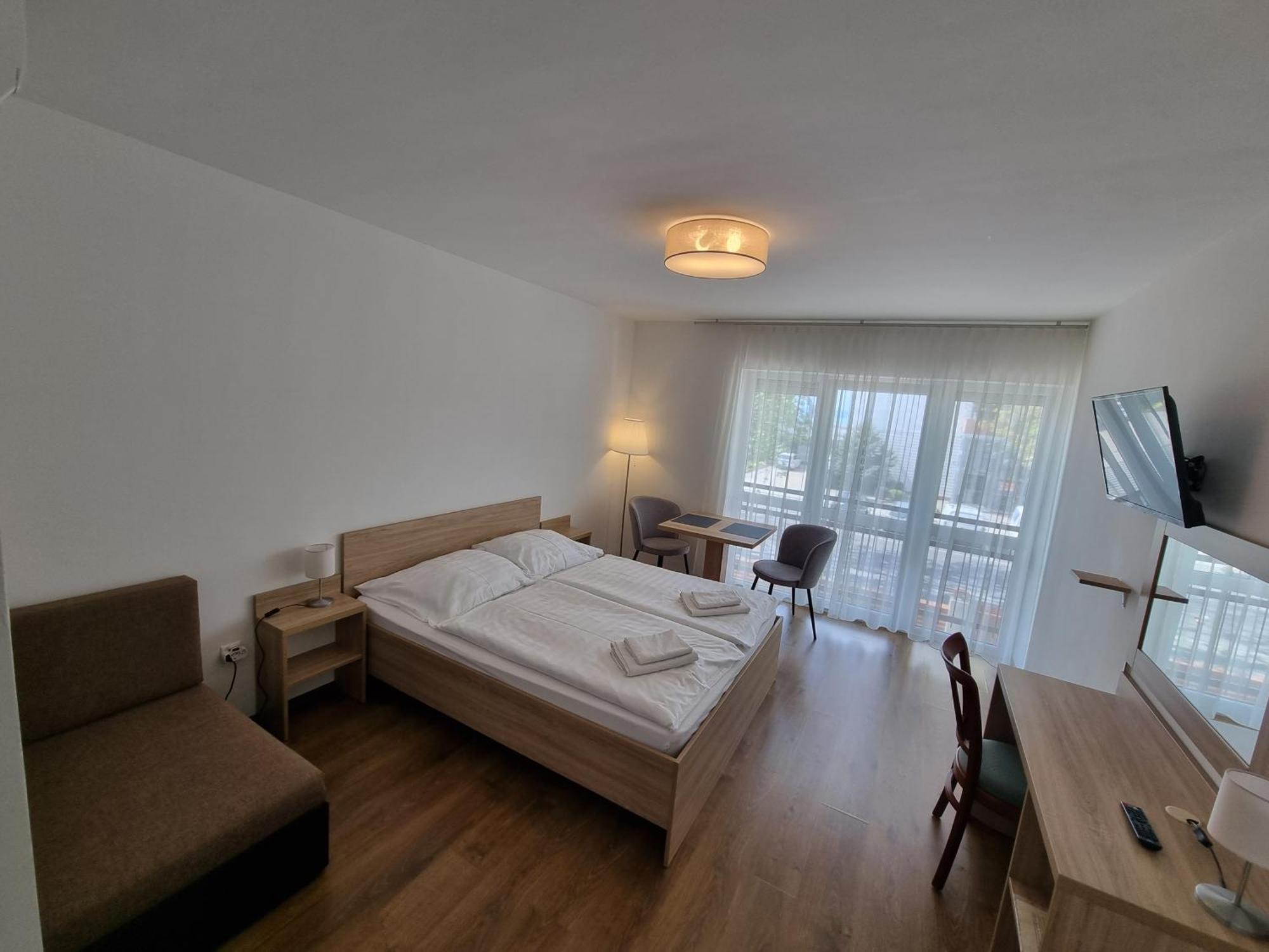 Adam Apartmanhaz Шіофок Номер фото