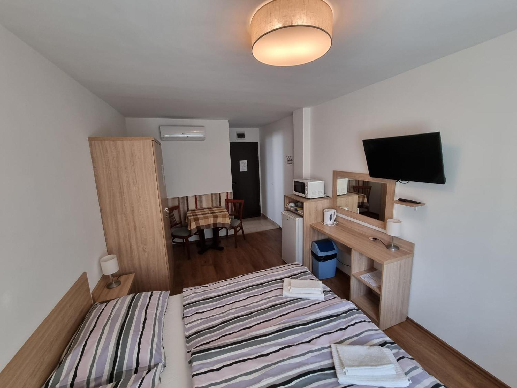 Adam Apartmanhaz Шіофок Номер фото