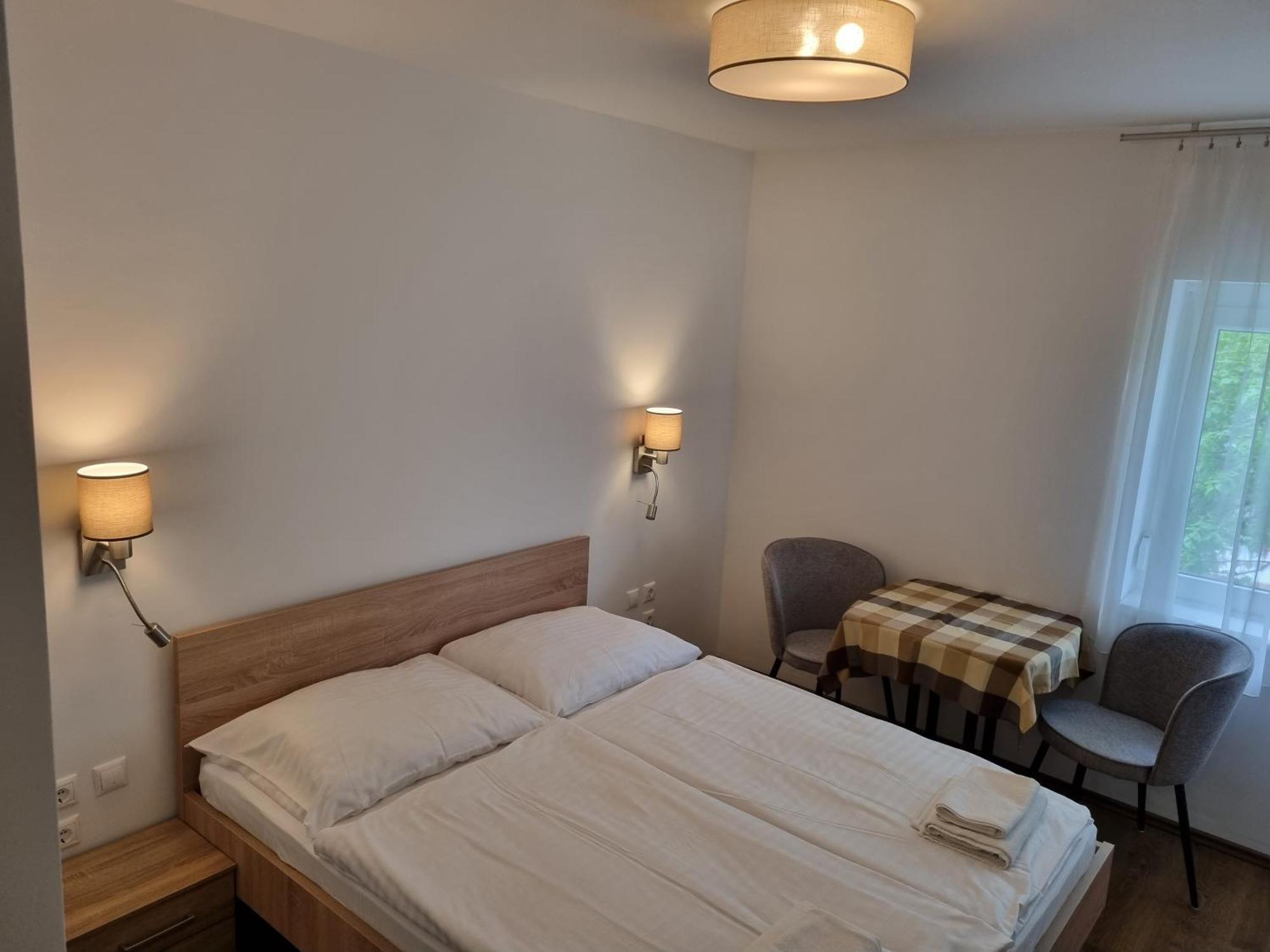 Adam Apartmanhaz Шіофок Номер фото