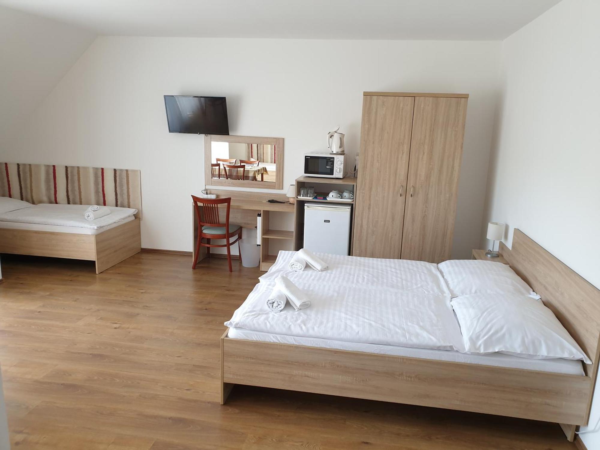 Adam Apartmanhaz Шіофок Номер фото
